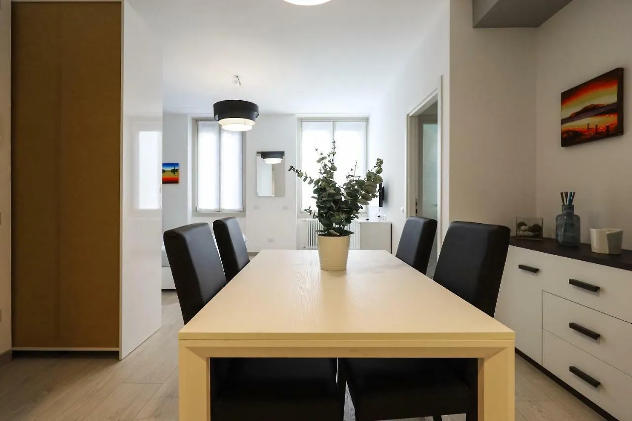 Milan Center Apartment Studio - Porta Romana Italy