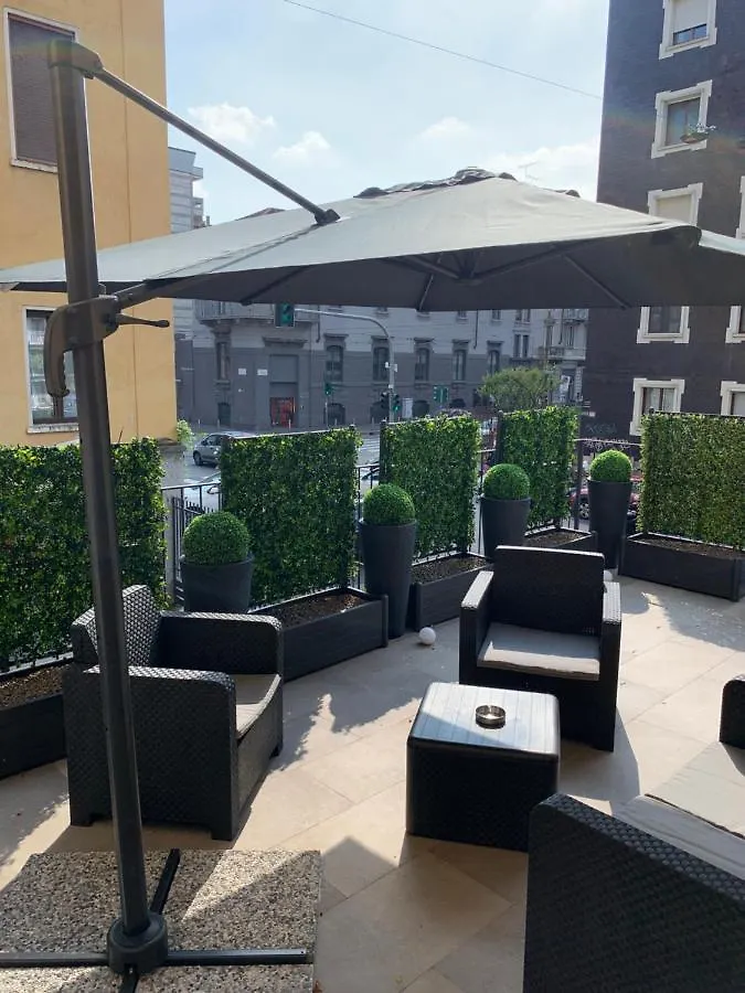 Milan Center Apartment Studio - Porta Romana 0*,  Włochy
